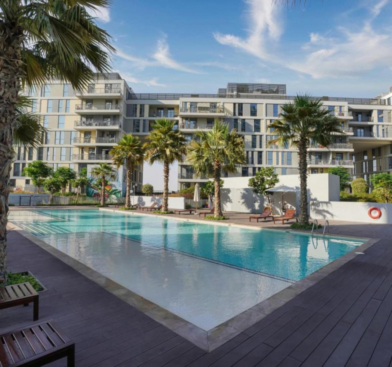 Luxury 2br Views In Midtown By Vibel Apartment *