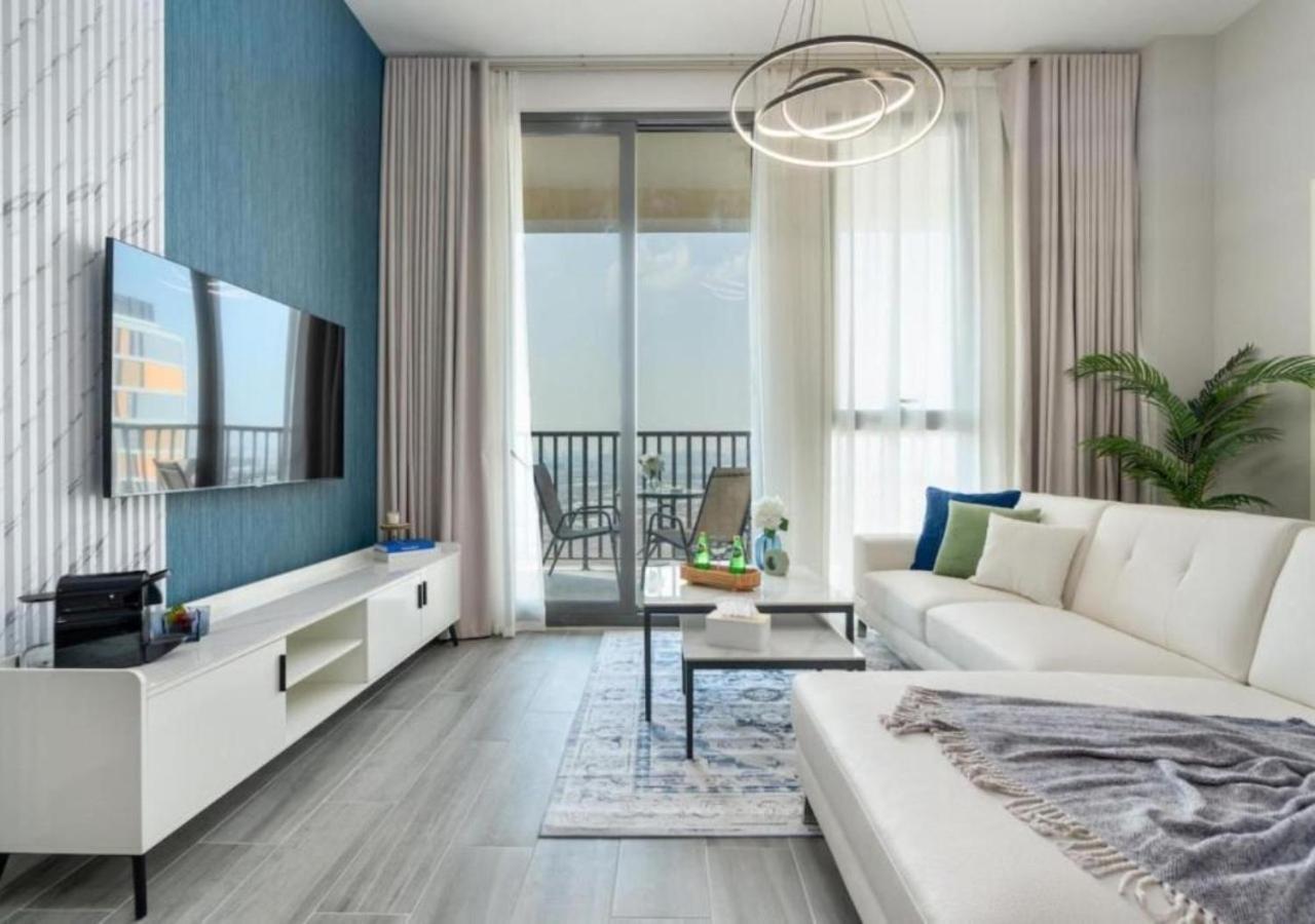 Apartment Luxury 2br Views In Midtown By Vibel Dubai